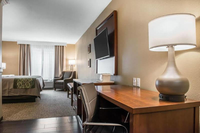 Comfort Inn & Suites Питтсбург Экстерьер фото